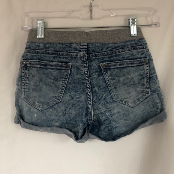 Virgoss Shorts (Girls) - Picture 2 of 3